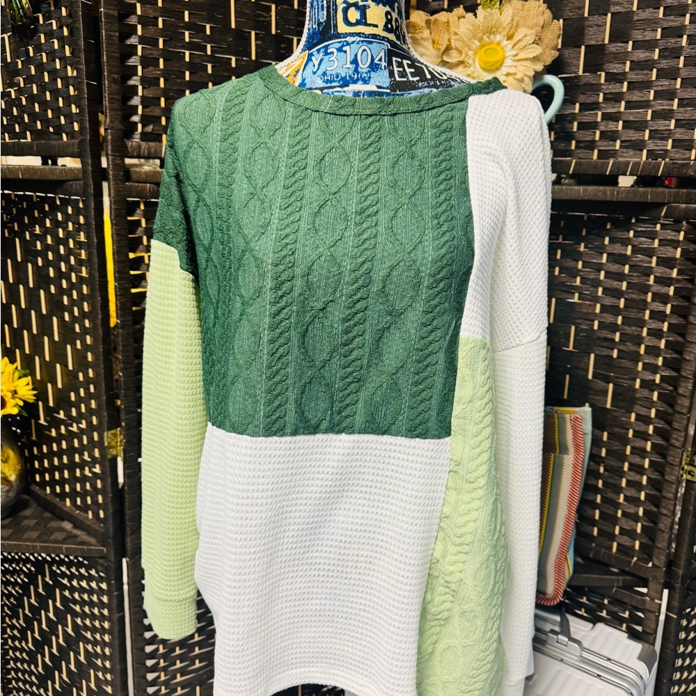Green and White Crew Neck Color-Block Sweater